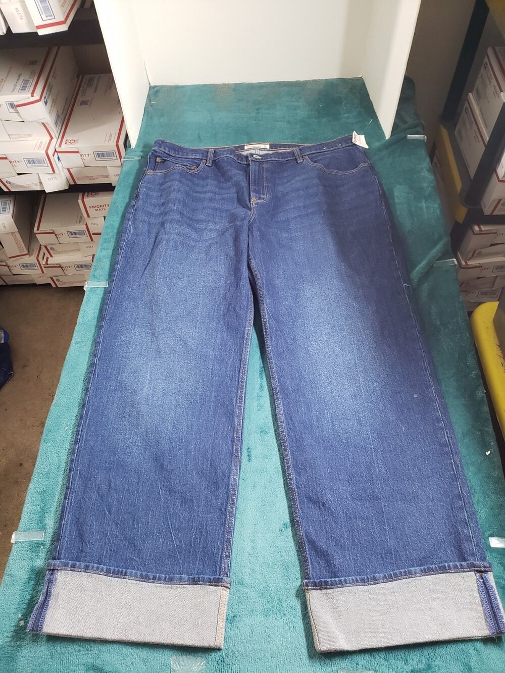 Abercrombie & Fitch Jeans Size 18 Womens Blue Cuffed Relaxed 90s Straight NWT